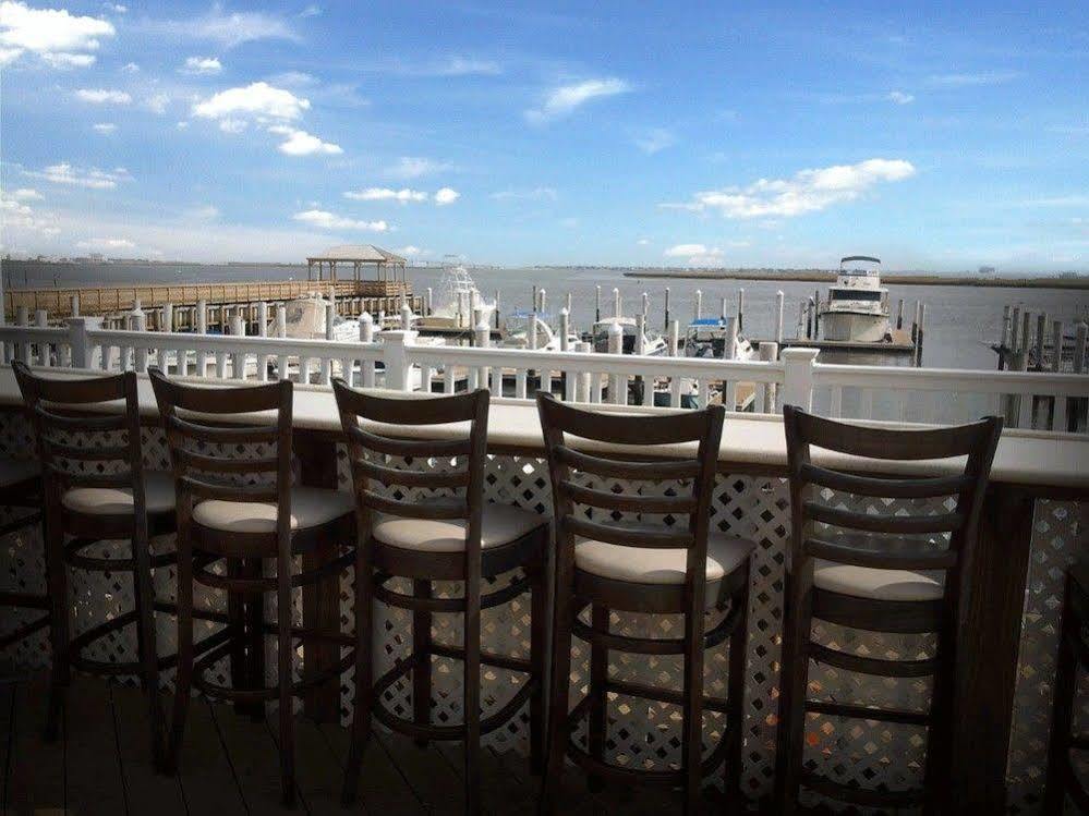סומרס פוינט Tavern On The Bay Hotel - Frank Sinatra Suite מראה חיצוני תמונה